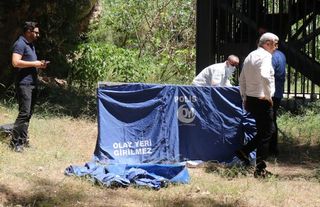 ASANSÖR YANINDA ÖLÜ BULUNDU