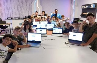 İLKOKUL ÖĞRENCİLERİNE MOBİL UYGULAMA EĞİTİMİ