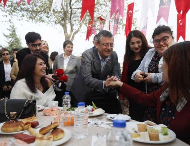 ÖZGÜR ÖZEL, YEREL SEÇİM İÇİN İLK ADAYINI AÇIKLADI