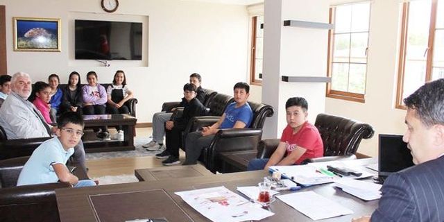 ÖĞRENCİLERDEN KAYMAKAMA ZİYARET