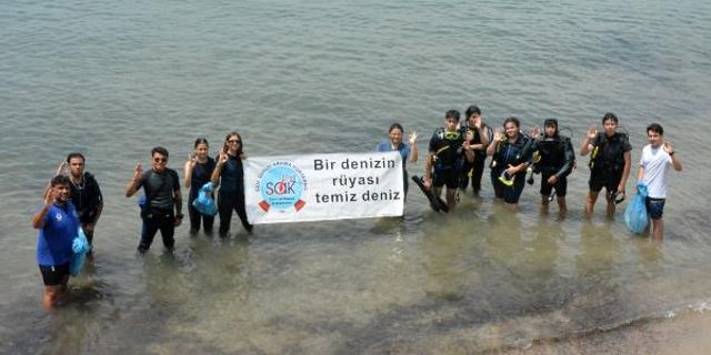 DALGIÇLAR SİDE'DE DENİZİ TEMİZLEDİ