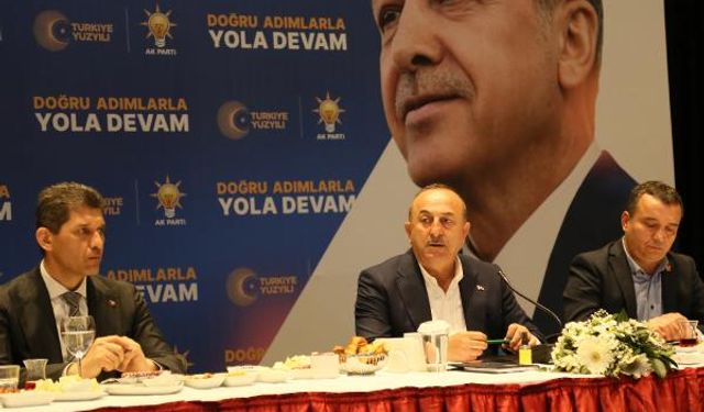 BOŞ SLOGANLARI ATIYOR