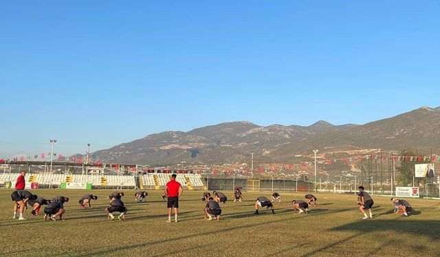 KAŞ KlNlK SPOR KUMLUCA MAÇlNA HAZIRLANIYOR