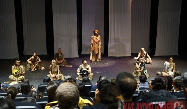 TATİL COŞKUSU ZÜMRÜDÜANKA İLE SÜRDÜ