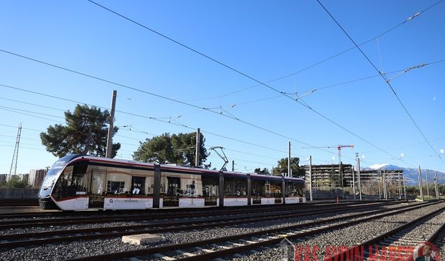 TRAMVAYLAR, ANTALYALILARA PIRIL PIRIL ULAŞIM SUNUYOR