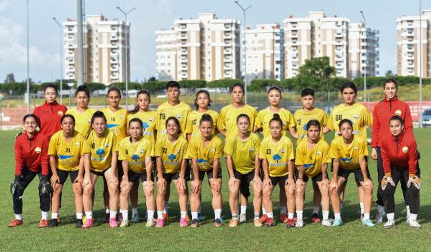 SAHADA KADIN FUTBOLCULARA SALDIRDILAR