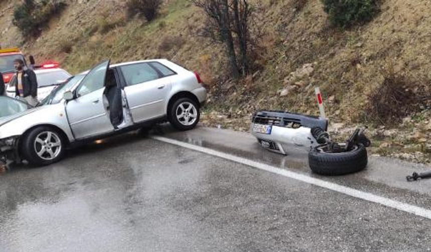 OTOMOBİLLER ÇARPIŞTI: 1 YARALI