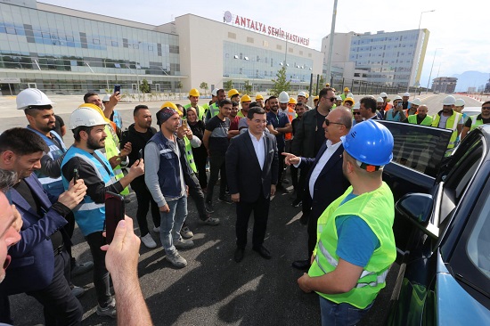 Bakan-Cavusoglu,-Antalya-Sehir-Hastanesini-gezdi_2